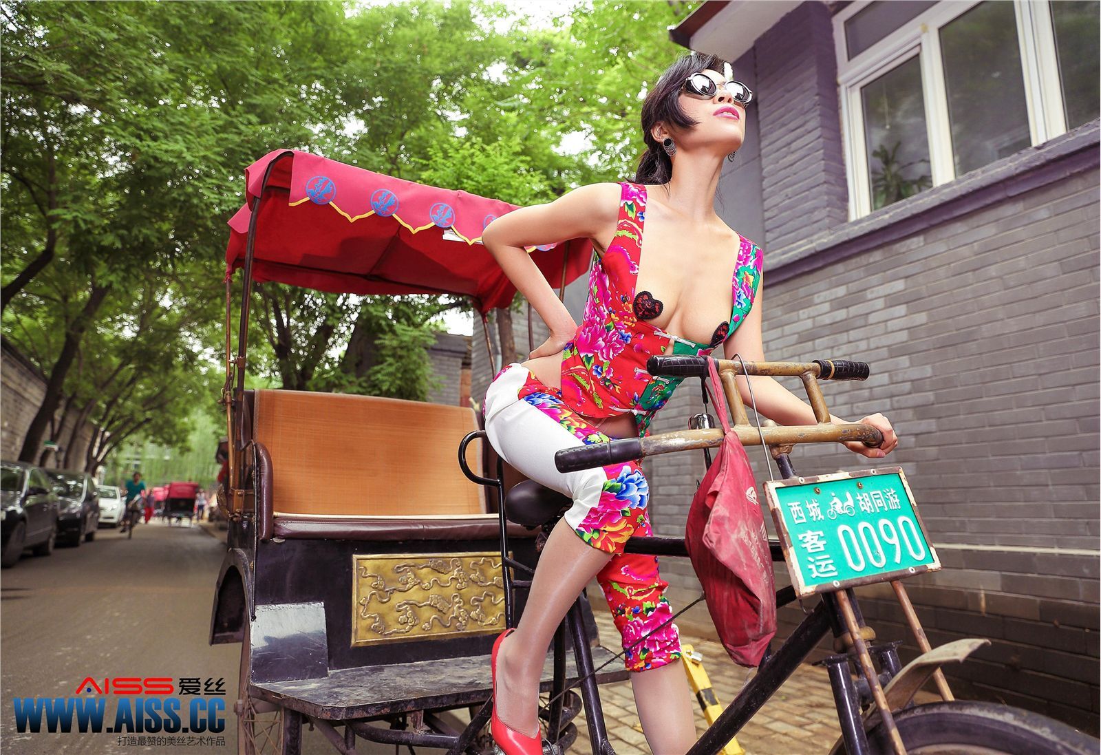 [AISS爱丝]美丝图辑 2015.07.30 NO.059 《巷陌》高清黄金会员版